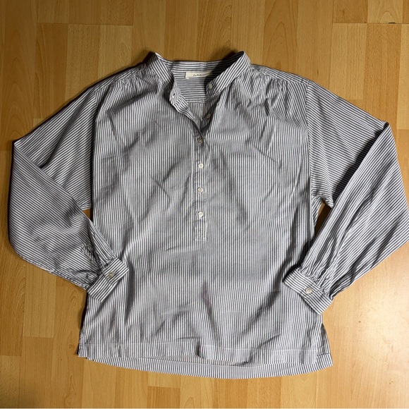 Doen Holde Blouse in Brighton Stripe Button-Front Peasant Shirt Cream & Gray - Picture 3 of 10